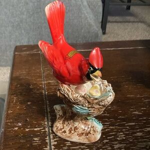 Vintage Winchester Va souvenir Cardinal and babies Japan ceramic.